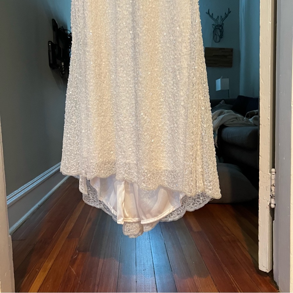 NWT MAC DUGGAL SCALLOPED NECKLINE SEQUINED EVENING/WEDDING GOWN - White, Sz 14 - Picture 4 of 12